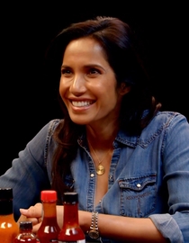 S03 E01 - Padma Lakshmi Gracefully Destroys Spicy Wings - Hot Ones