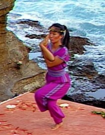 S01 E02 - Arch and Relax - Wai Lana Yoga