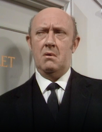 S01 E10 - Upton Sells Out? - Doctor at Large