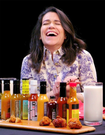 S08 E02 - Abbi and Ilana of 'Broad City' Go Numb While Eating Spicy Wings - Hot Ones