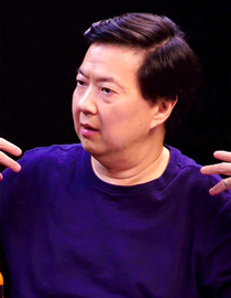 S08 E04 - Ken Jeong Performs a Physical While Eating Spicy Wings - Hot Ones