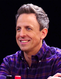 S08 E03 - Seth Meyers Unravels While Eating Spicy Wings - Hot Ones