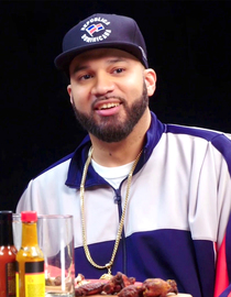 S08 E05 - Desus and Mero Get Smacked By Spicy Wings - Hot Ones